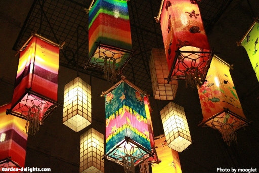  Multicolored Chinese and Japanese hanging patio lanterns, patio lanterns, colorful deck lanterns, Oriental deck lighting.