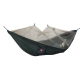 Grand Trunk Ultralight Skeeter Beeter Hammock:Triple-stitched reinforcements on the mesh and fabric,zip yourself in with the double-sided zipper.